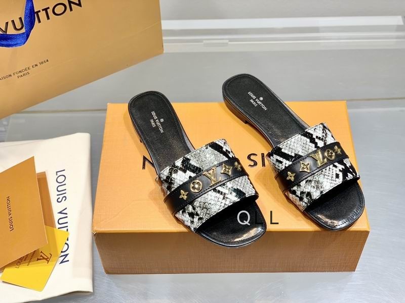 LV Women's Slippers 335